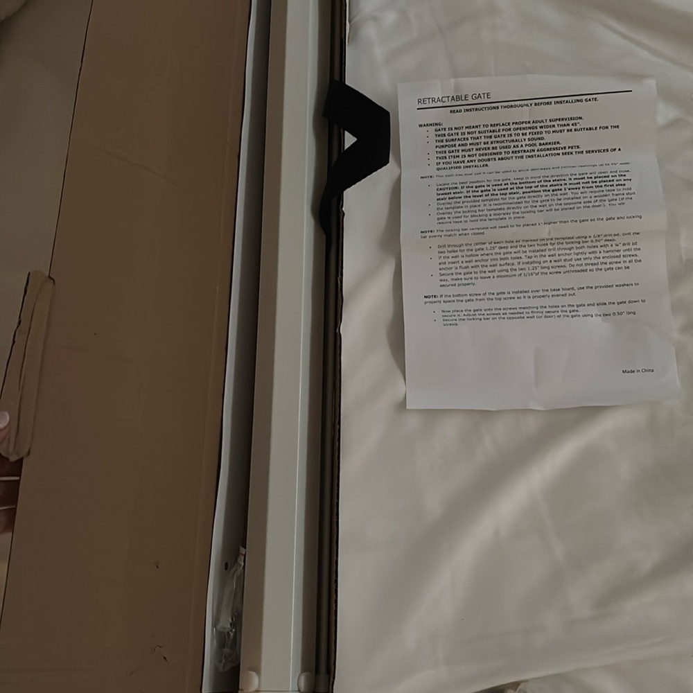 Retractable Pet Gate NIB